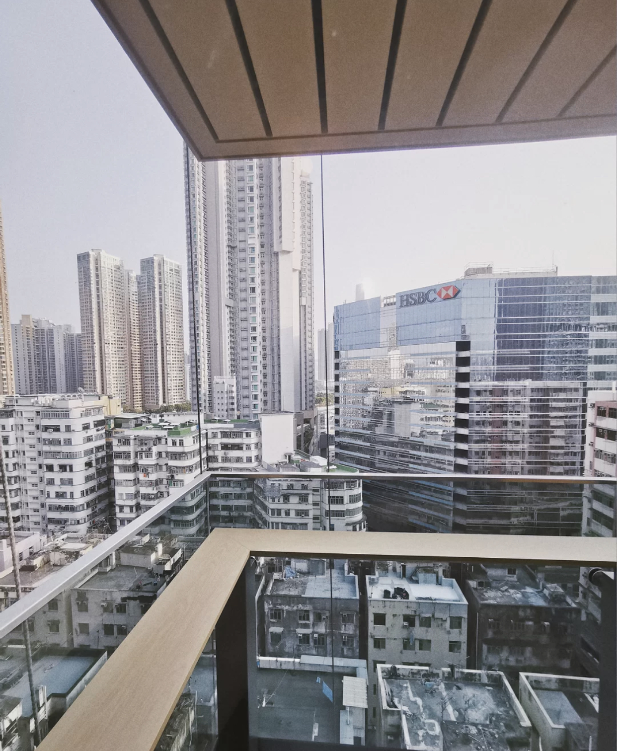 清華研究生學姐，700万买下香港25㎡“一室一厅”，太励志了