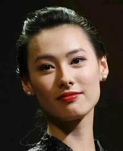 梁洛施：为李泽楷生3子，拿40亿分手费，直言喜欢又肥又矮的男人