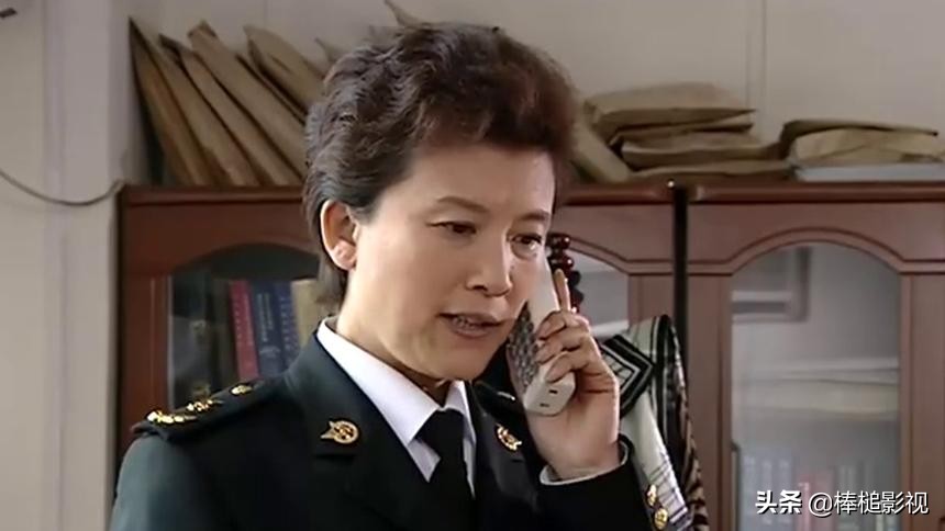 宋春丽出自《红梅花开》宋春丽近期出演的电视剧便是在《巡回检察官》