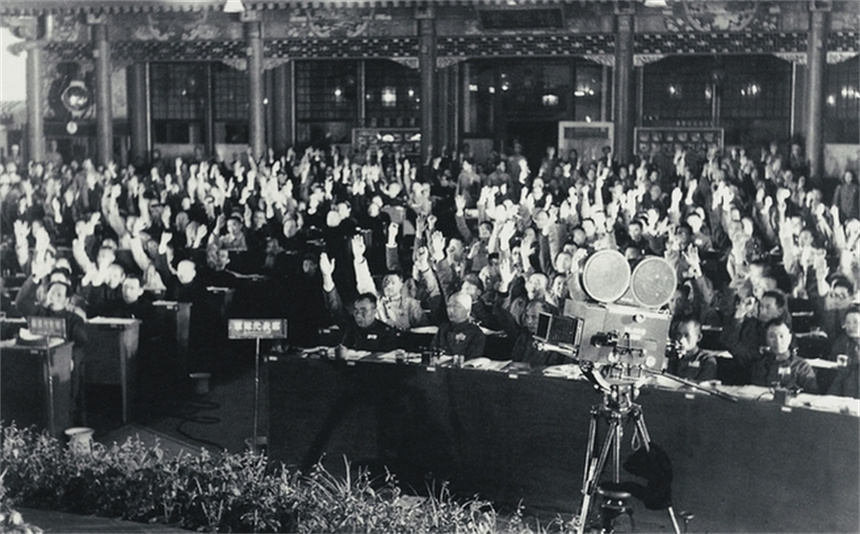 黄炎培主张保留“中华民国”简称，司徒美堂愤然起身：我不同意