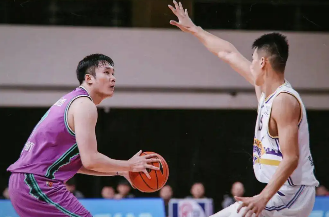 cba为什么没有转身跳投(篮球12345号位什么意思？结合灌篮高手、CBA、NBA快速了解)