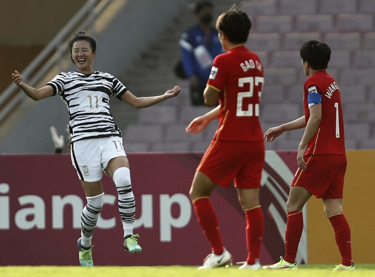 0-2到3-2！中国女足创造奇迹，逆风翻盘，补时绝杀，水庆霞神换人
