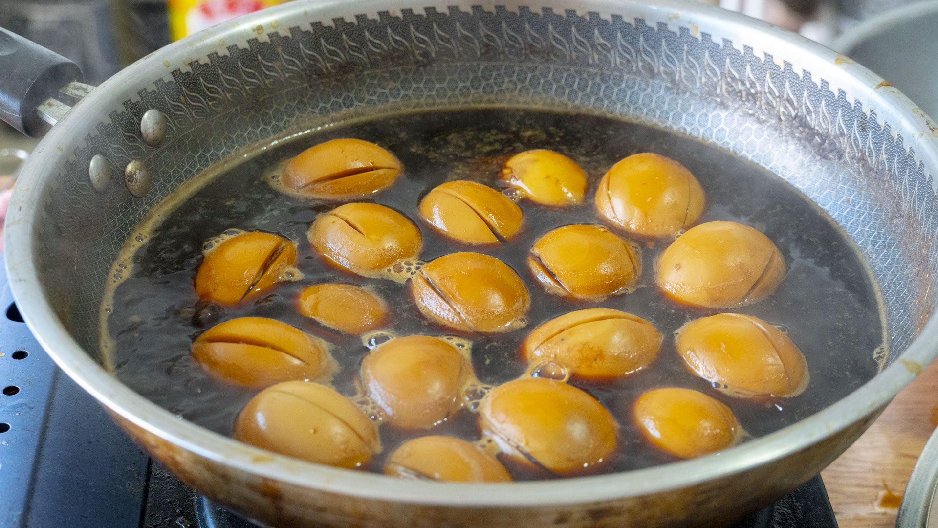 比乡巴佬还好吃的卤蛋，做法简单，口感Q弹，卤香浓郁，吃不腻