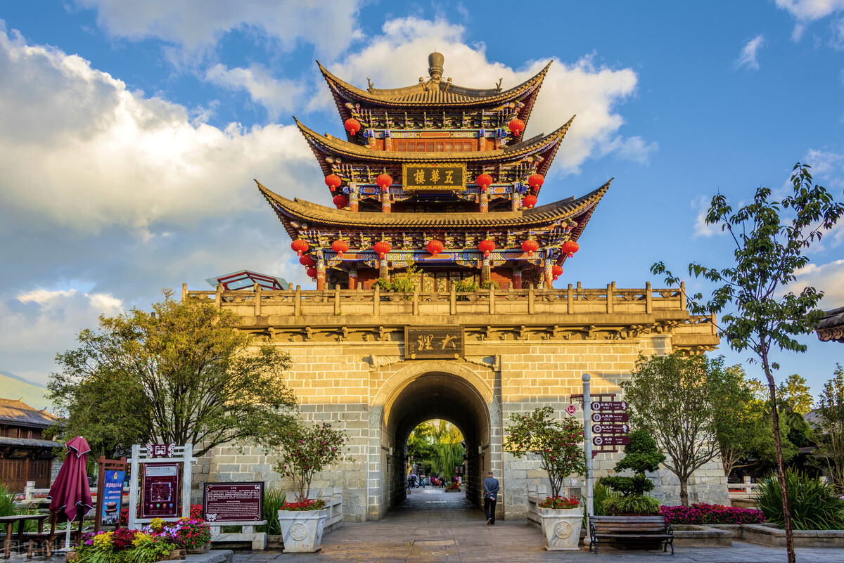 国内最热门的10大旅游城市，北京上海受游客热棒，昆明重庆没上榜