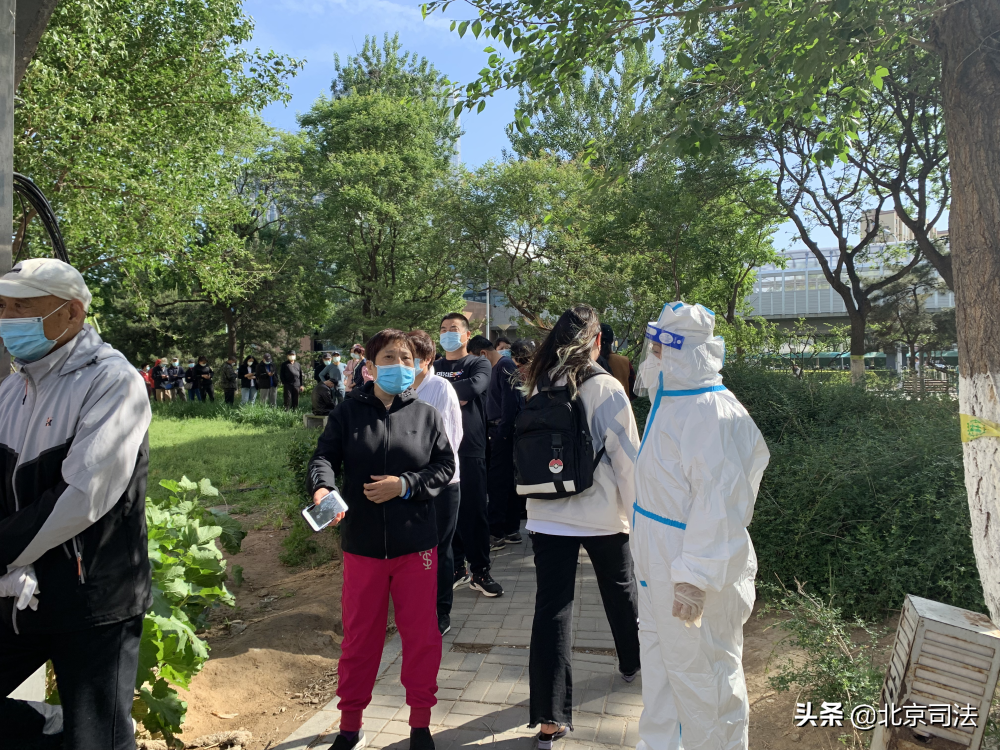 战疫路上的“超人妈妈”