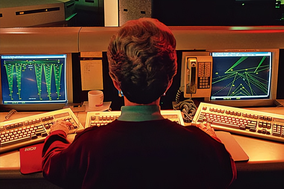 来，我给你介绍：互联网的起源！涨知识