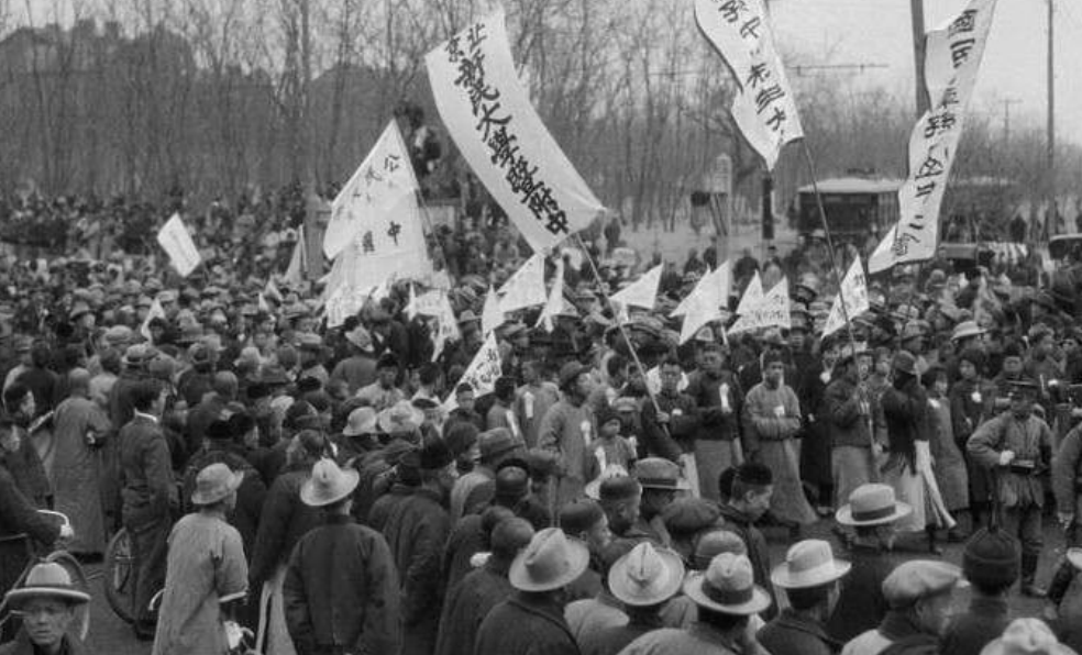 1915年周恩来的小说停更，引起后人热议：新中国就是他续写的结局