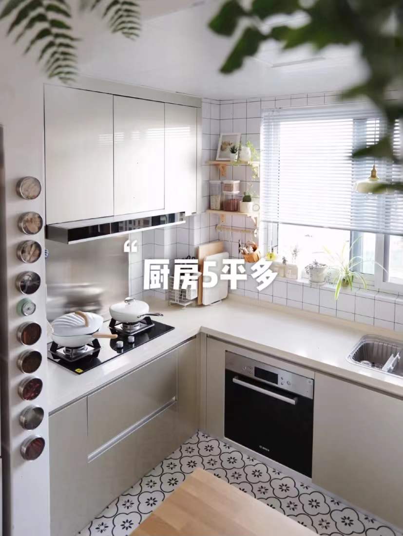 上海发现一对年轻夫妇小家的装修，因太会布置而走红，让人超羡慕