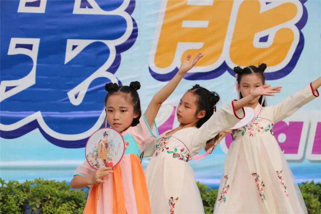 不负耕耘 拥抱收获｜记实小外国语学校满天星中队升旗仪式班级展示