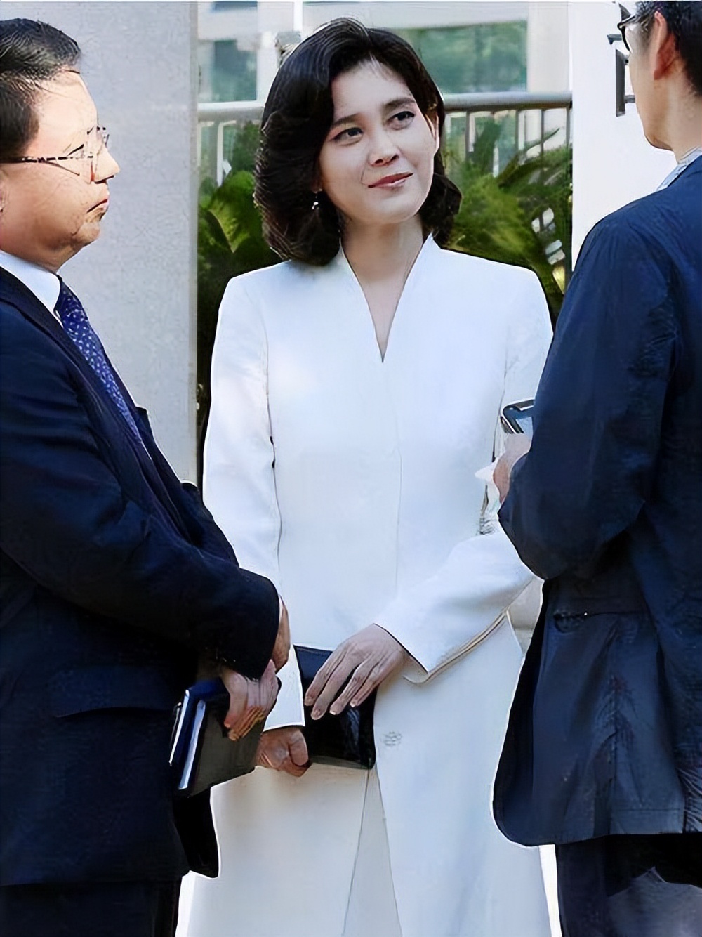 “人间富贵花”究竟是不是天生的？长相有这3种特征的女人偷着乐