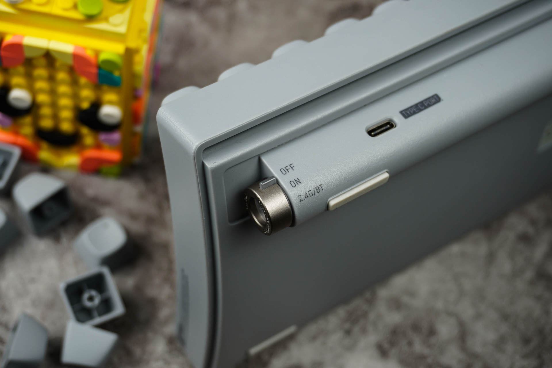 这次全面精彩！Lofree洛斐小翘百键“水泥灰”键盘深度体验