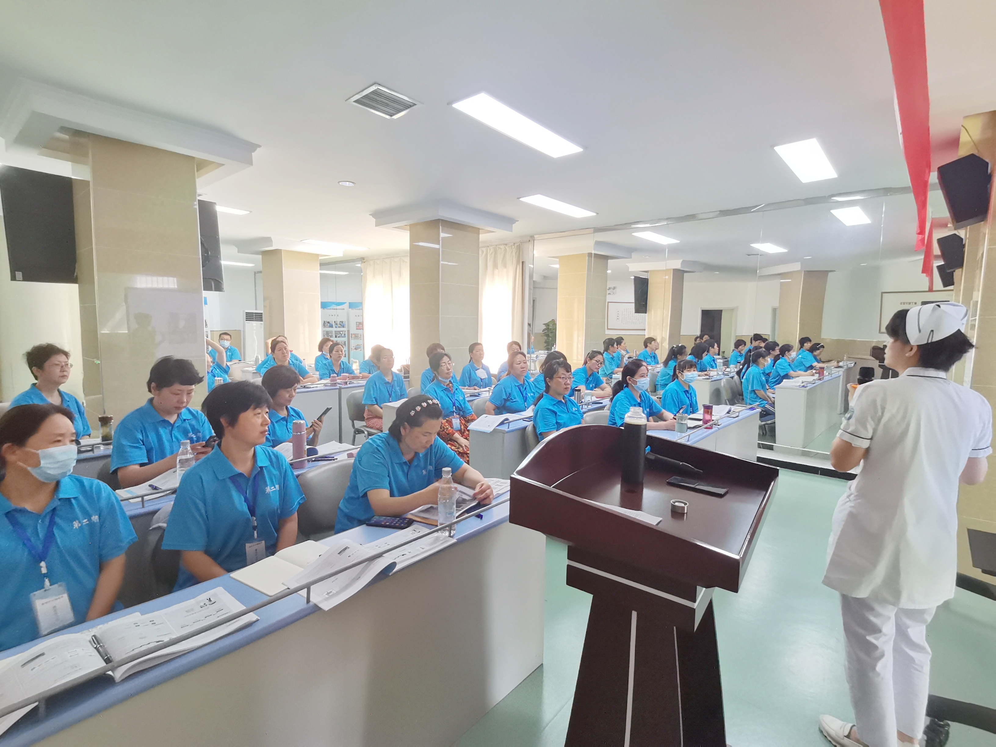 为家政服务提质扩容 第二期巾帼康养技能培训班35名学员顺利结业
