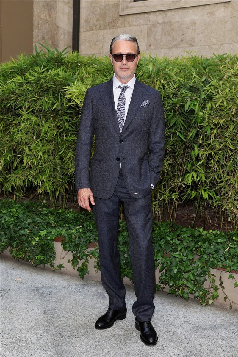 今日份舔屏！麦子叔出席米兰时装周街拍，气场绝了