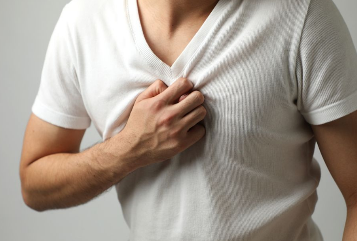 总是胸痛胸闷，是什么疾病导致的？应该如何查，稍微讲一下
