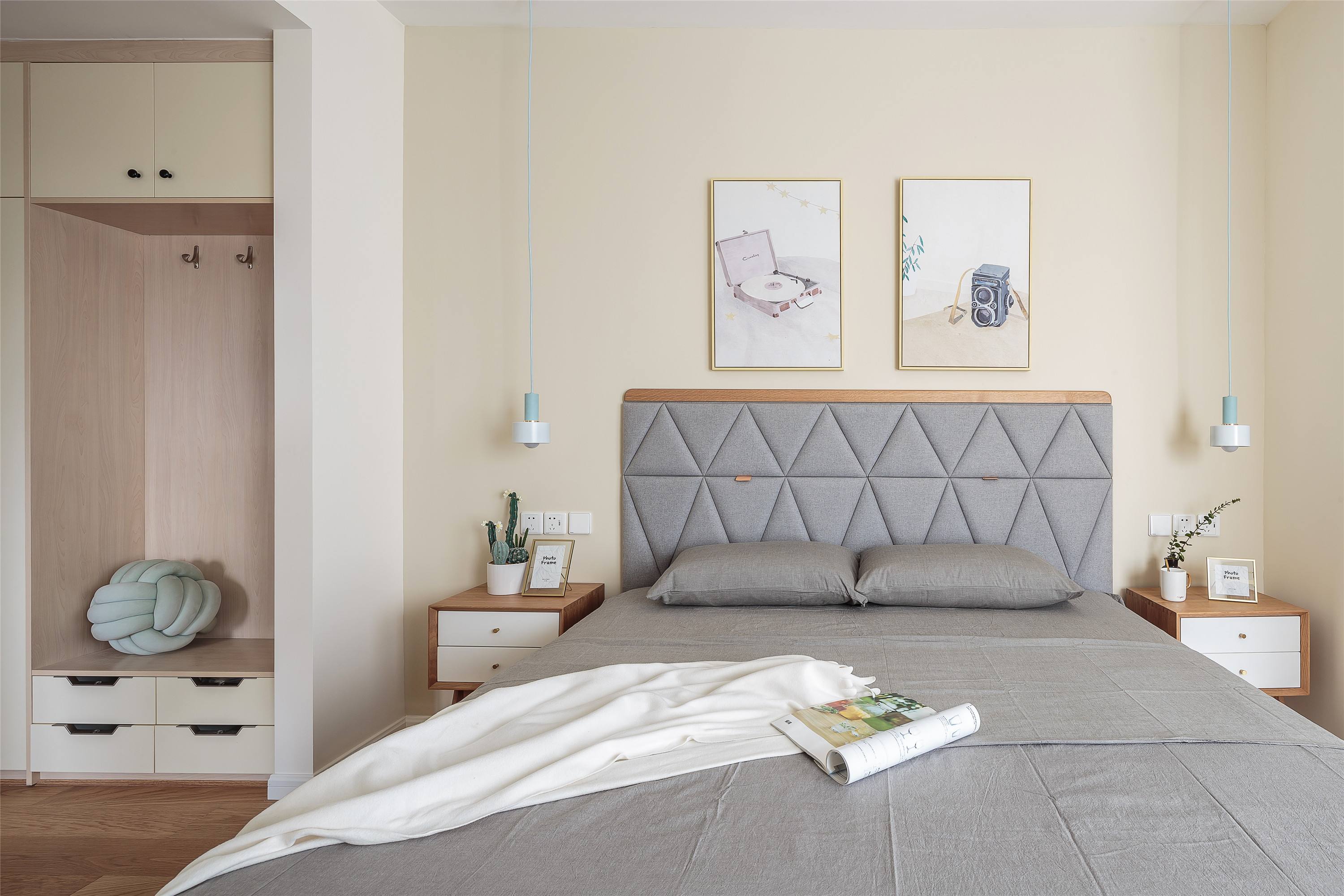 售货员:卧室的床别贪大,非标尺寸不要选,最简单的做法是看人数