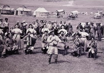 巨人鲍喜顺：与小28岁娇妻闪婚，57岁冒险生下一子，68岁想要二胎