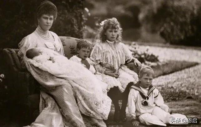 英国女王叔父去世的小时候，给自闭症的研究开了灯。