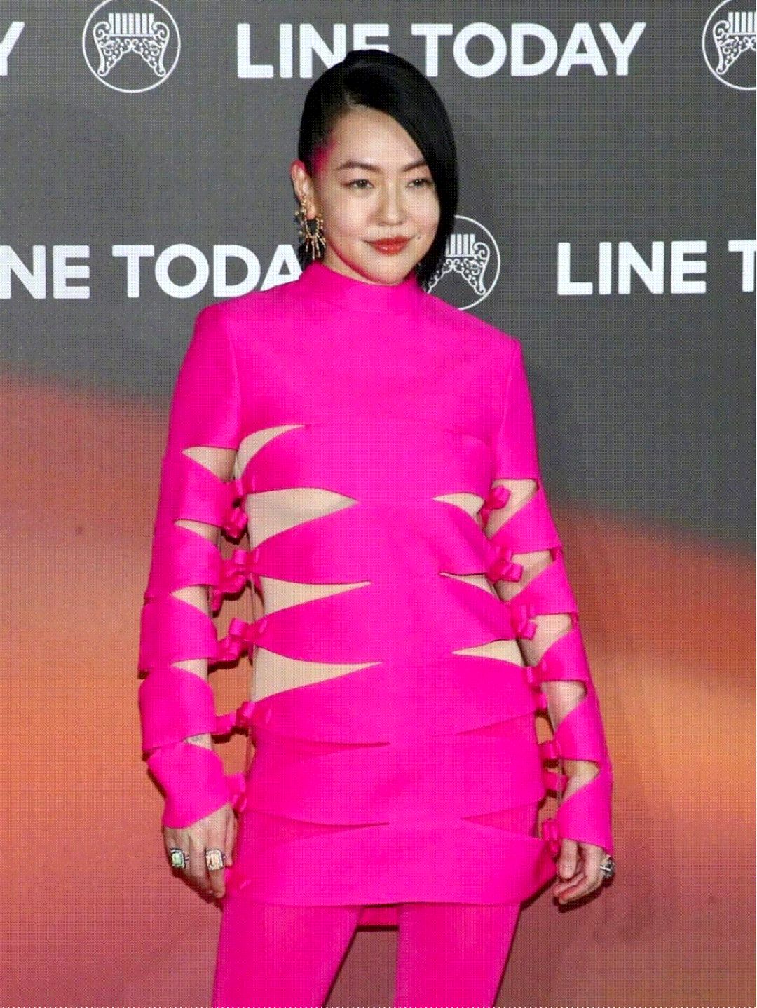 明星红黑榜：精神小妹与杀马特青年的浪漫约会画风来了？