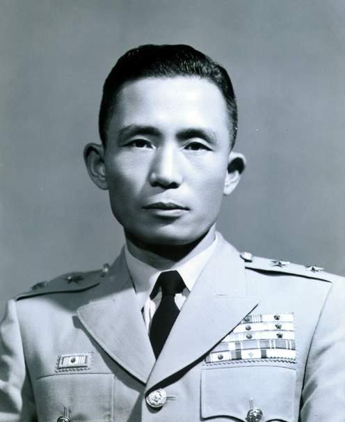 尹潽善(韩国总统尹潽善结局最好,他和尹锡悦是啥关系?