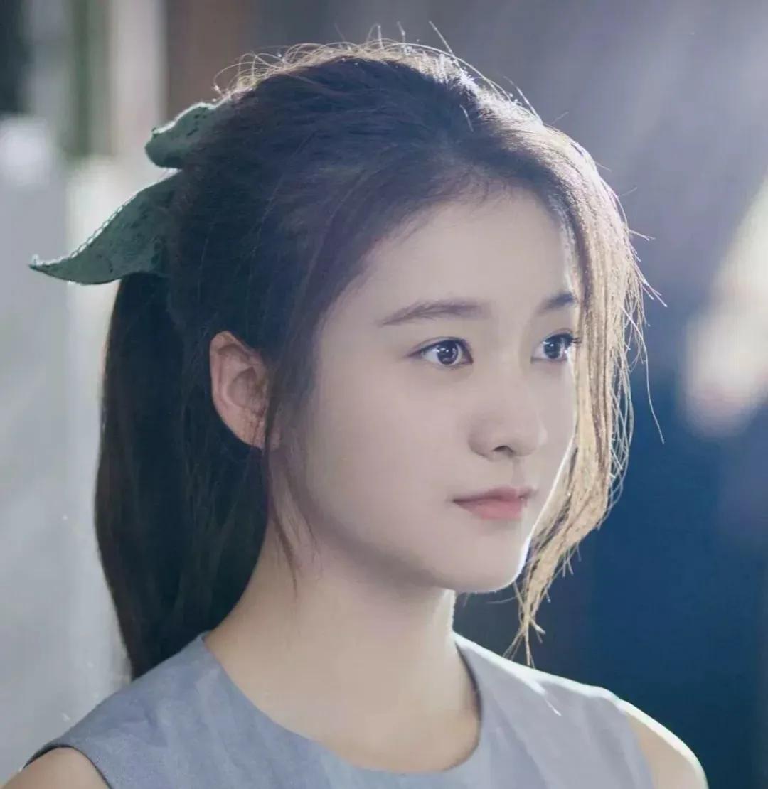 娱乐小爆料 吴倩 王一博 周柯宇 童谣 邓家佳 李易峰杨幂 刘诗诗 吴谨言