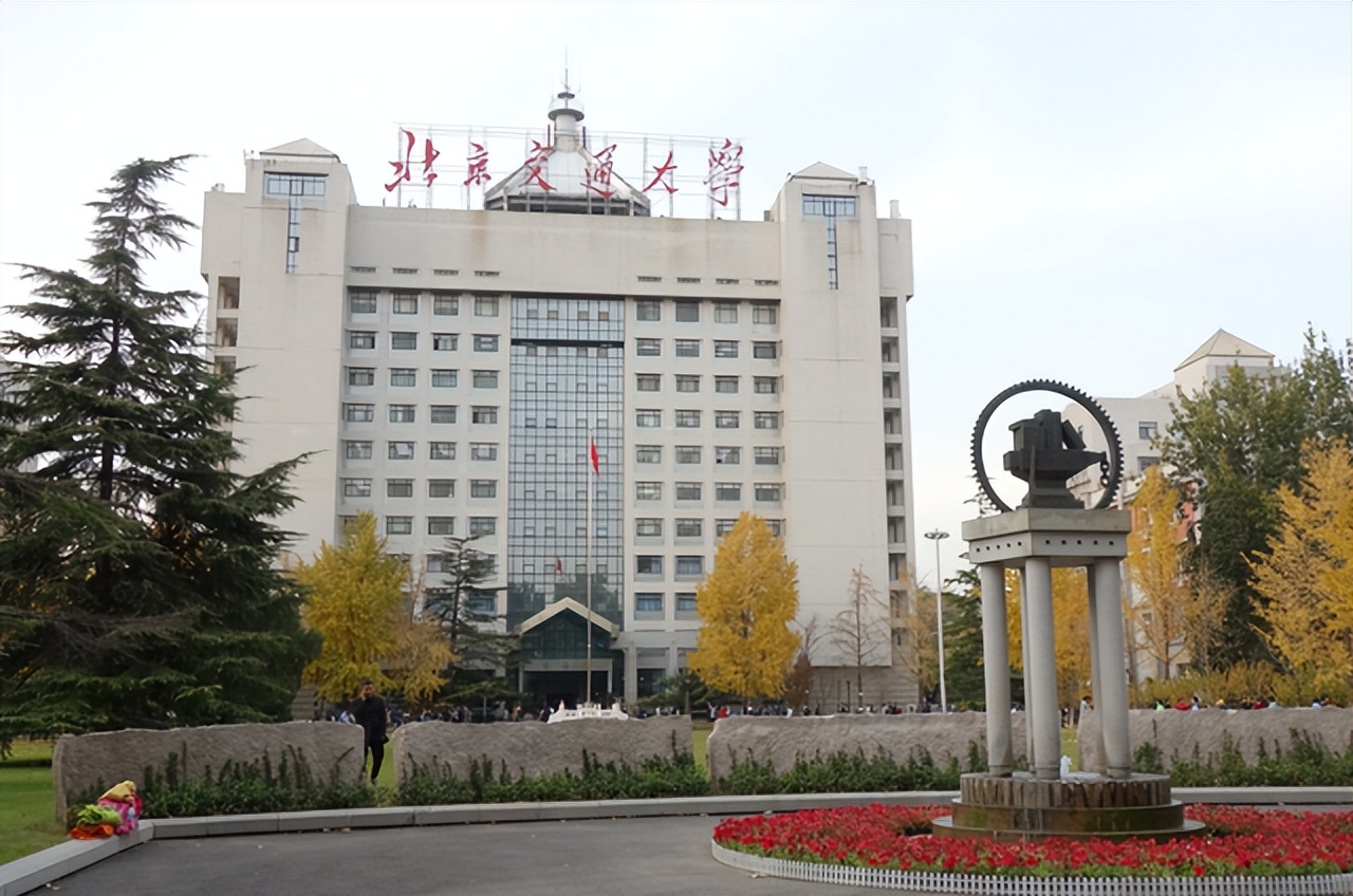 拒绝北交大，复读8年只为清华的“高考疯子”吴善柳，现状如何？