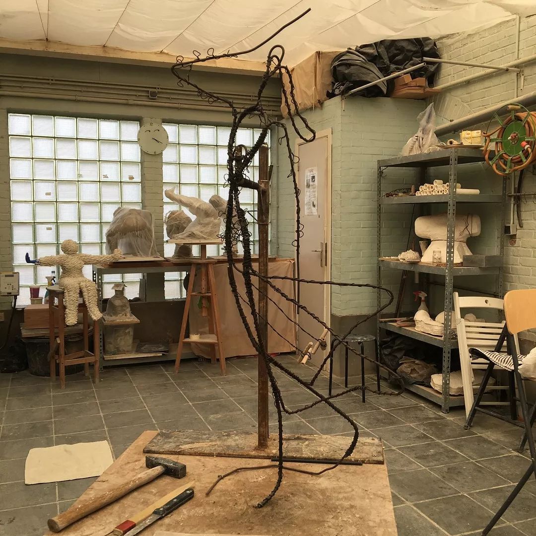 央美才女创作的人体雕塑，性感得很清纯，细节中却藏着魔鬼