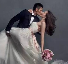 林丹谢杏芳夫妇成飞人？三人四个月欠机票40余万元，被列为失信人