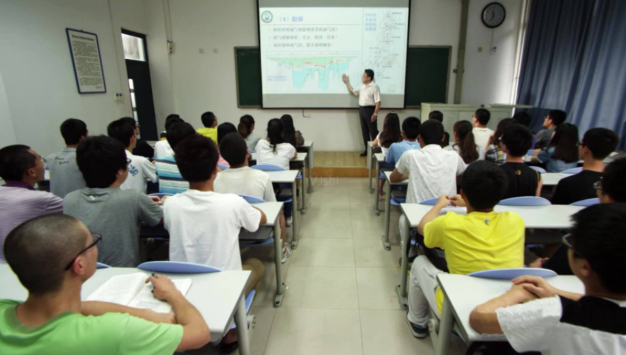 大学生毕业难度加大，2022年或将实行，学生提前了解有好处