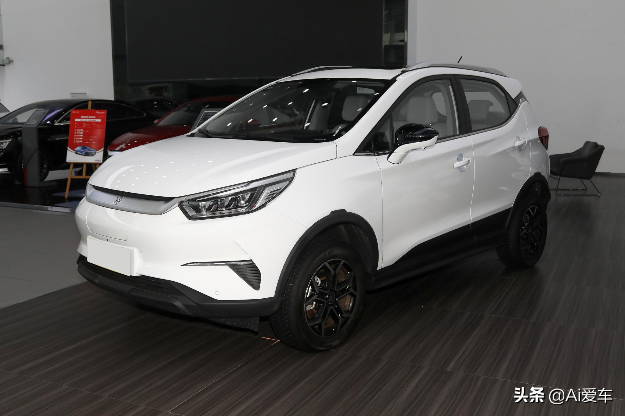 小尺寸大空间，快充长续航家用SUV,好停好养又便宜，比亚迪元Pro