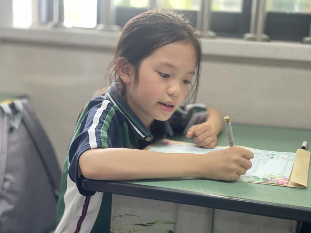 四川天府新区锦江小学与新疆一团中心小学开展书信手拉手实践活动