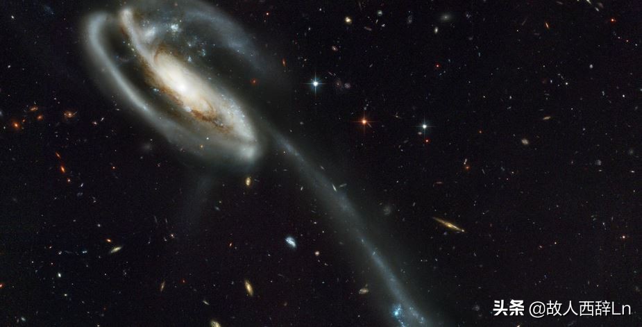 已知宇宙中最大的12个星系盘点
