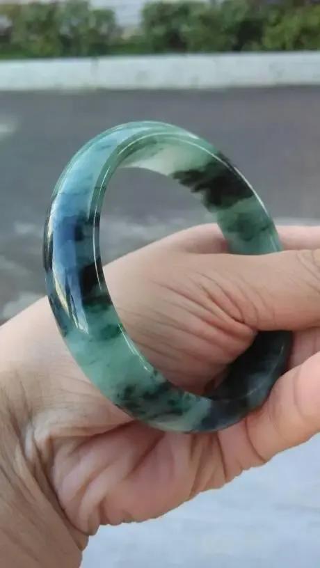 翡翠手镯价格 6000能买什么样的翡翠手镯 - 汽车时代网