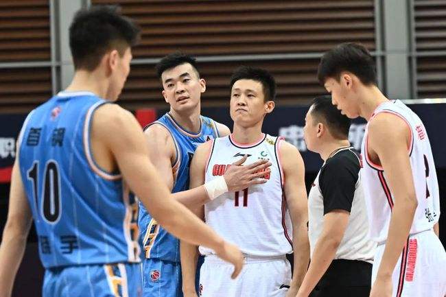 广东为什么那么多cba球队(广东长期独霸CBA的原因！几大因素促成，其他球队望尘莫及)