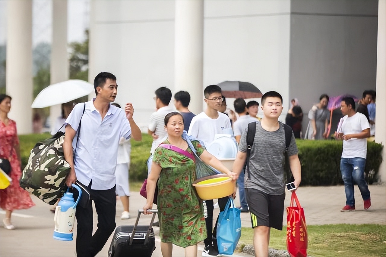 亚洲大学新排名曝光：前10名中国占6所，清华北大均上榜