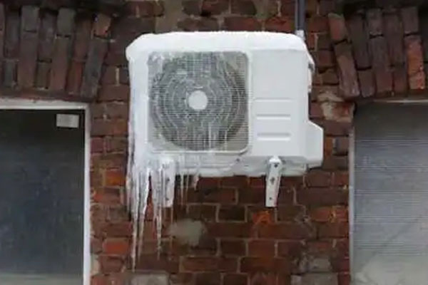 空调外机管子上结冰怎么处理？