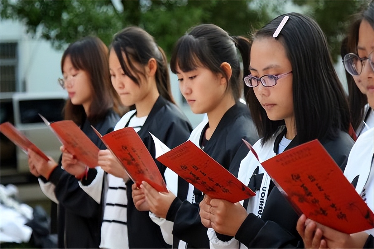 关于公费师范生有哪些需要知道的事儿？毕业即可上岗入编