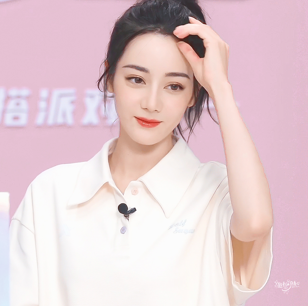 明星图片迪丽热巴特步