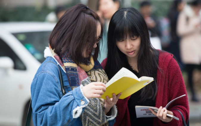 铁饭碗员工迎来好消息，2022部分单位工资可能“上调”？看有你没