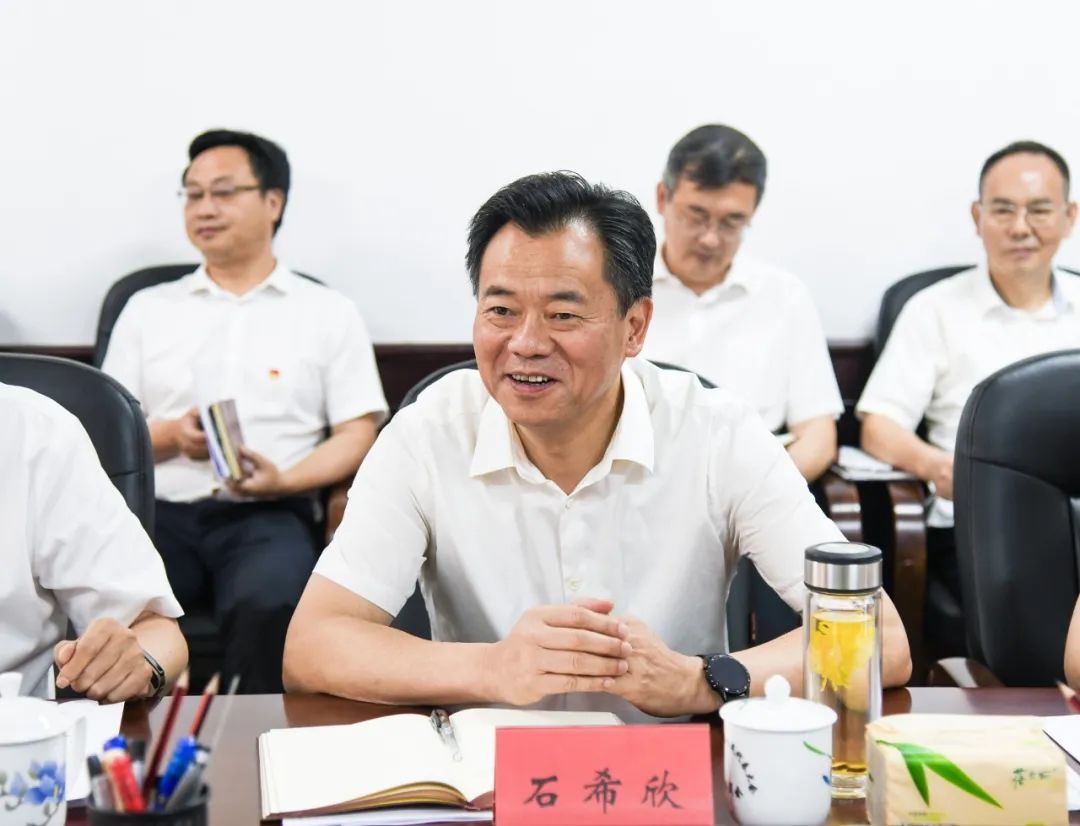 许忠建走访市人大常委会、市政府、市政协机关时强调 奋发图强 争先进位 齐心协力把怀化的工作做得更好