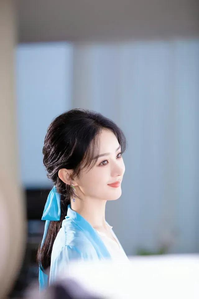 美丽可爱的赵丽颖，幼态的五官，亲和力的笑容，自强、善良、上进