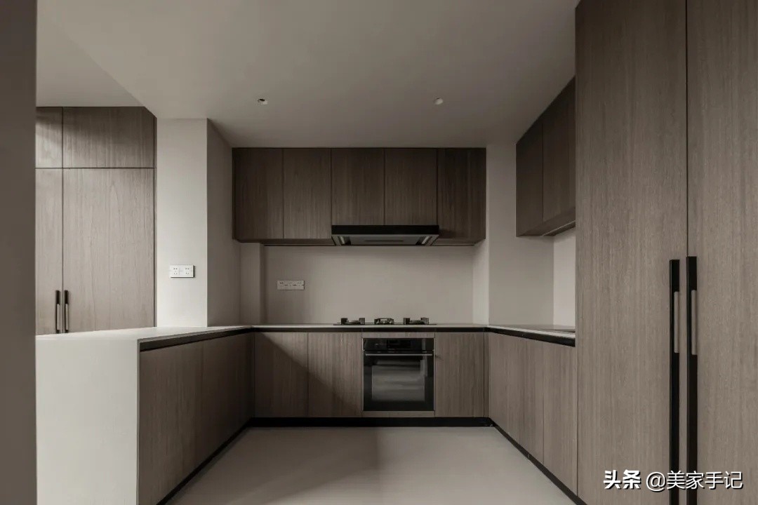 北京夫妻家中的精致场面：坚持不铺地板不铺砖，完工反而时尚高级