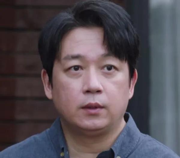 曾经帅到掉渣，如今土里土气胡子邋遢，这7位男星年轻时都是鲜肉