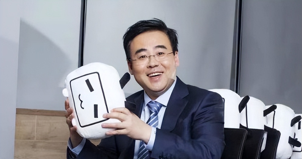 财商快报 | 宁德时代不造车；腾讯QQ回应“大规模盗号”；张庭夫妇公司被冻结约95万财产