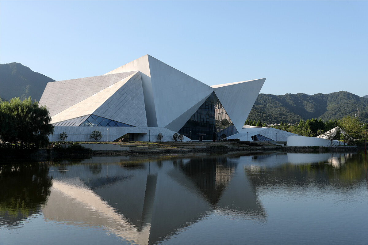 天津、杭州低分也可以上的四所院校，艺术类专业录取需要多少分？