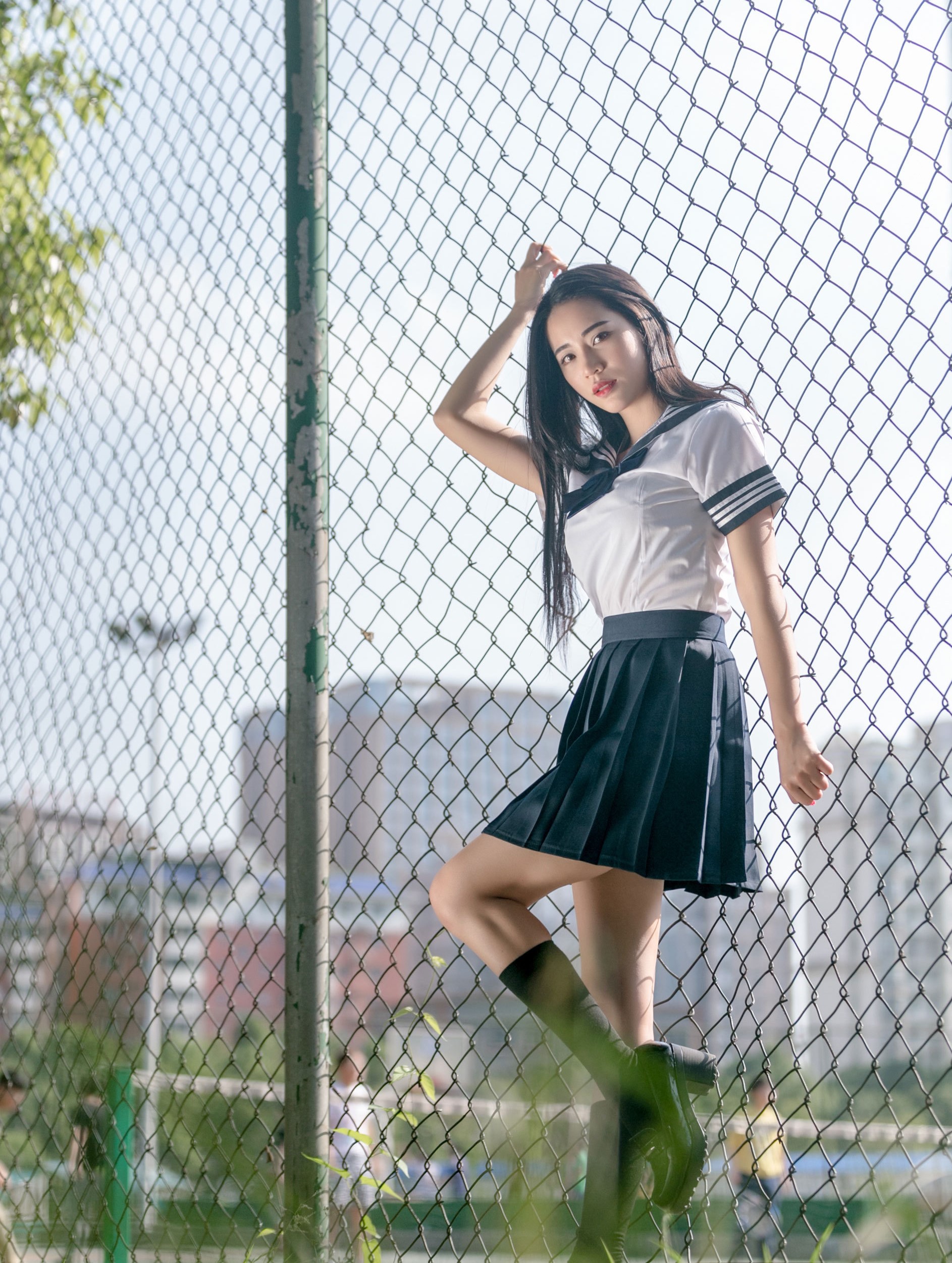 河北女大学生穿着随意，被10岁妹妹清凉神器秒杀，网友补刀很扎心