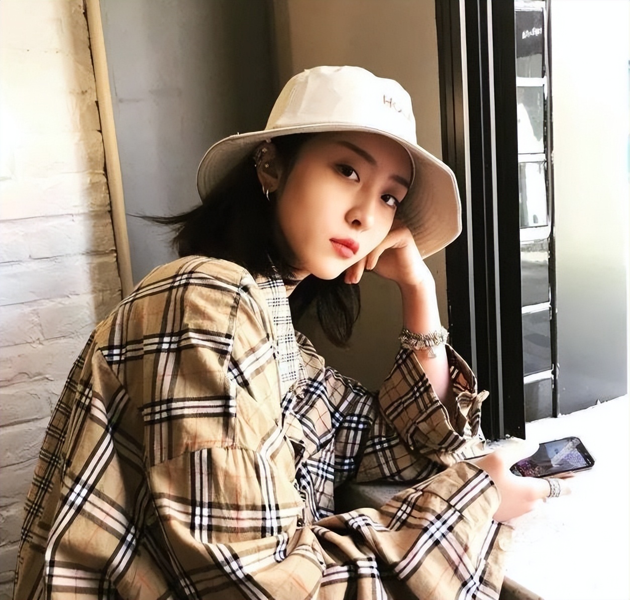 “莽撞千金”赵小棠：陈凯歌出动全家支援她，却因牙膏口碑暴跌