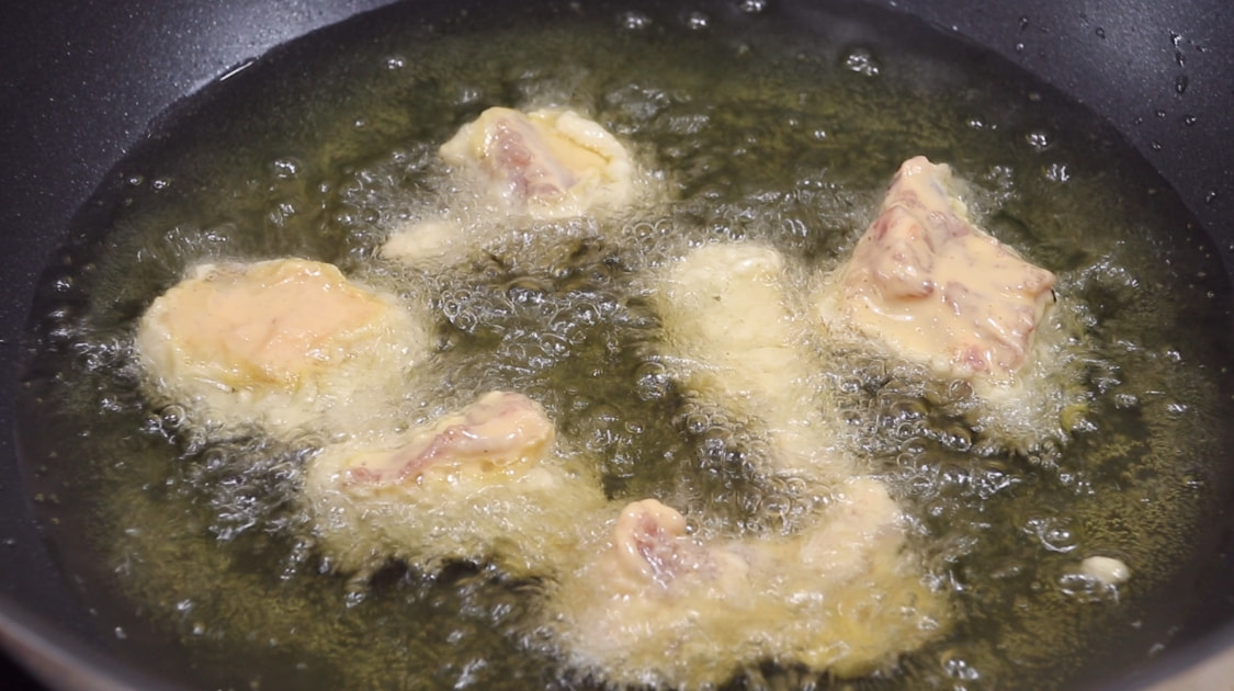 排骨又出新做法了，往里面淋1个鸡蛋，外酥里嫩，及早了解