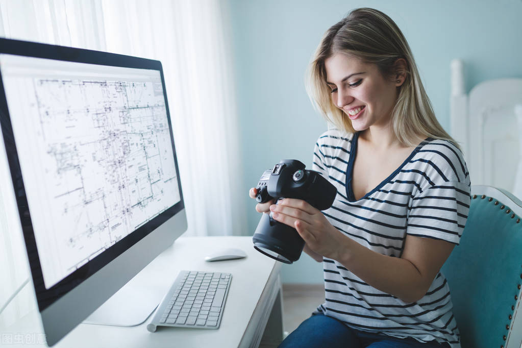 申请优待证时个人拍电子照片的时候，需要注意八点，不然就白拍了