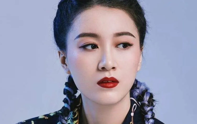 李嘉格：曾参加中国好声音，未夺冠却收获了爱情，嫁给爱奇艺总裁