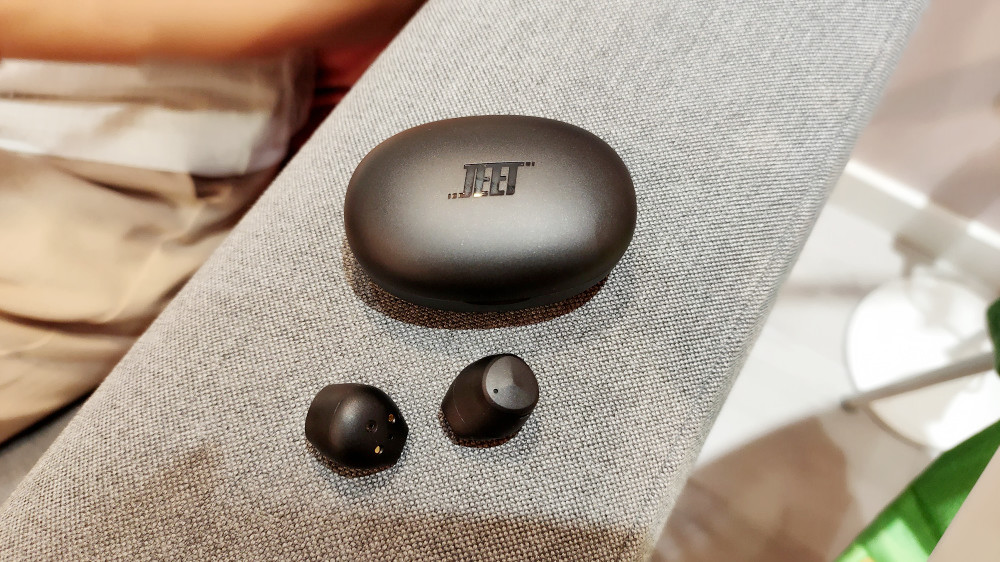 身材小巧 音质出众：JEET Air2真无线蓝牙耳机体验